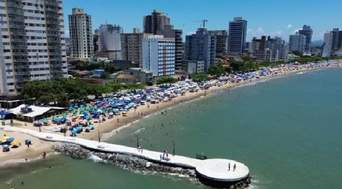 Balneário Piçarras perde o Selo Bandeira Azul na Praia da Barra e 2 locais da Praia Central