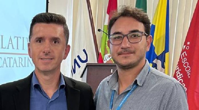 Gilberto Azevedo busca soluções para manutenção da rede elétrica em São João do Itaperiú