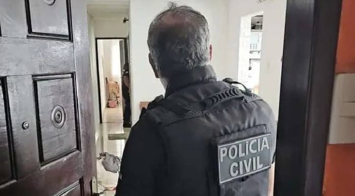 FOGO NO RABO: CASADA É PRESA POR PERSEGUIR E TENTAR ABUSAR DE JOVEM