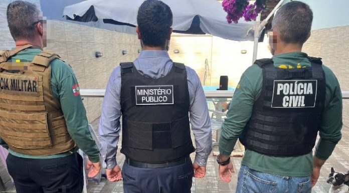 RACHADINHA: GAECO INVADE CÂMARA DE PENHA, APREENDE CELULARES E COMPUTADORES E PRENDE VEREADOR LUCIANO E FABRÍCIO
