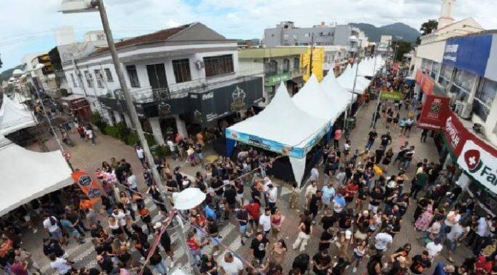 Camboriú celebra 142 anos e Águas de Camboriú comemora a data na Festa dos Amigos, neste sábado (11)