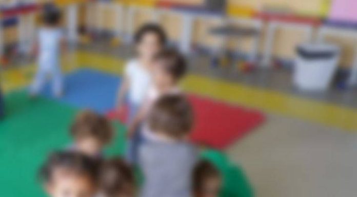 CRUELDADE? Professora é acusada de maltratar bebês em creche de Penha