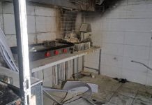 Incêndio atinge quiosque de alimentação em Navegantes e mobiliza bombeiros durante a noite