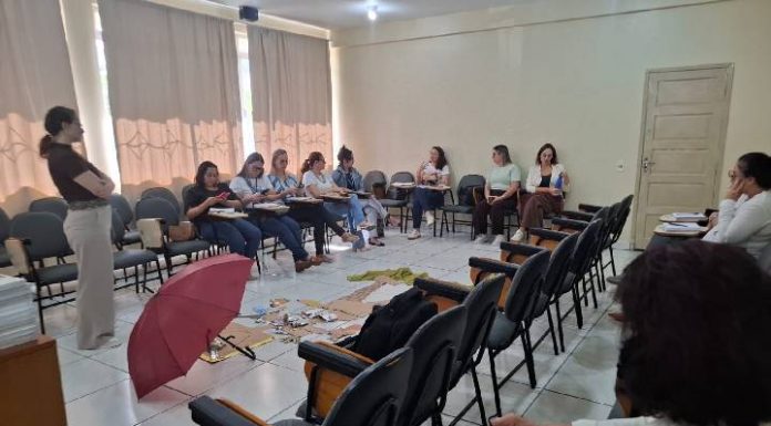 Balneário Piçarras está entre os municípios elegíveis para a Medalha Paulo Freire na modalidade EJA