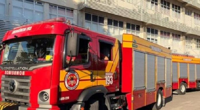 Incêndio atinge gabinete do prefeito de Itajaí e causa correria na manhã desta quarta