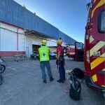 TRABALHADOR PASSA MAL EM TELHADO A 12 METROS DE ALTURA E MOBILIZA RESGATE EM NAVEGANTES