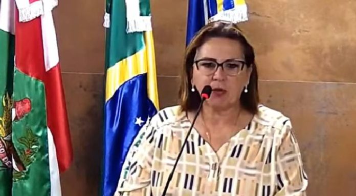 Vereadora da oposição de Piçarras, Dalva Teixeira (PSD) elogia secretário de Saúde e cobra nova UBS no Nossa Senhora da Paz