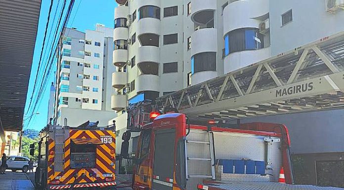Incêndio em apartamento mobiliza bombeiros no Centro de Itapema e é controlado antes de se espalhar