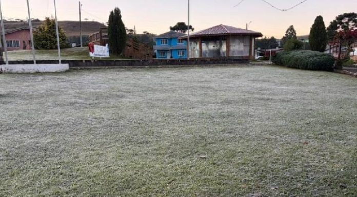 SERRA CATARINENSE CONGELA: termômetros despencam abaixo de zero e frio recorde marca o amanhecer