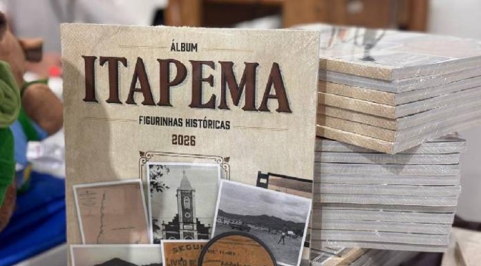 Itapema lança álbum de figurinhas sobre a história da cidade