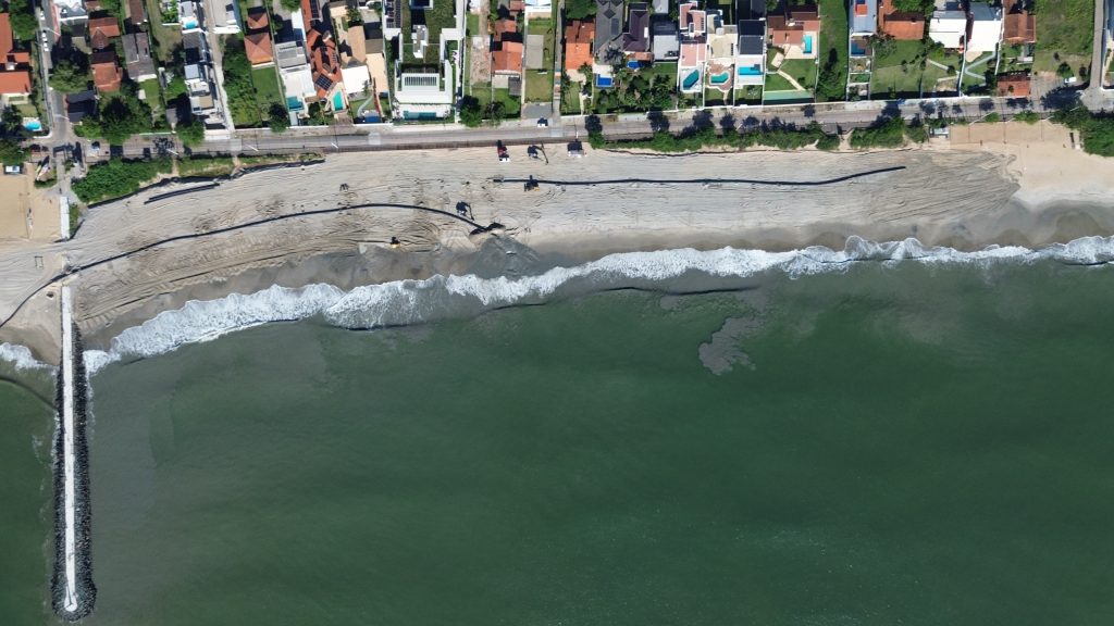 Megaobra de alargamento da Praia Central será concluída nesta sexta-feira (10) 1 WhatsApp Image 2026 04 09 at 11.17.37