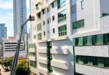 Incêndio com fumaça intensa em apartamento de BC prende mulher e duas crianças e resgate é feito por escada mecânica