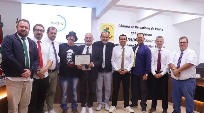 ‘Seu Madruga de Penha’ é homenageado pela Câmara por sua atuação em projetos sociais