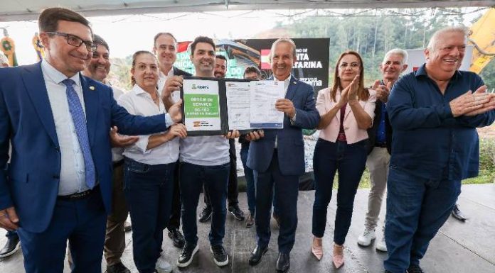 Em Itapema, governador Jorginho Mello assina ordem de serviço para obra do Morro do Encano