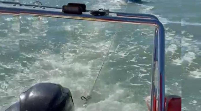 Embarcação fica à deriva em Bombinhas e mobiliza equipe de resgate dos bombeiros