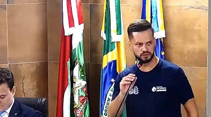 Secretário de Obras vai à Câmara e tenta explicar problemas em obras de Balneário Piçarras