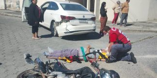 Motociclista fica ferido após colisão com carro em Penha