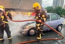 Carro pega fogo na marginal da BR-101 em Itapema
