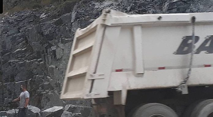 QUE FASE! Tragédia em mineradora do irmão do prefeito preso deixa trabalhador morto e dois em estado grave em Penha