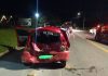 Grave acidente em Penha deixa menina de 11 anos gravemente ferida após colisão entre van e carro