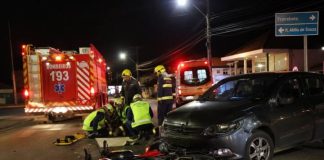 Colisão entre carro e moto deixa irmãos feridos na Transbeto, em Penha