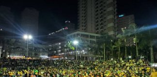 Prefeito Xepa acerta e torcida lota Praça da Paz em Itapema para ver o Brasil na Copa do Mundo