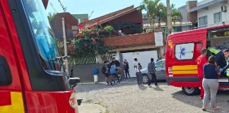 Motorista com suspeita de AVC se envolve em acidente entre dois carros em Penha