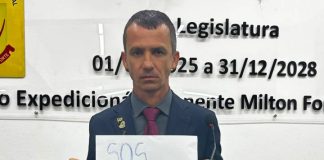Vereador cobra medidas para a Educação de Penha e defende atualização do Plano de Carreira