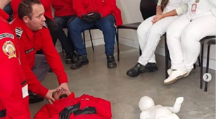 Bombeiros Voluntários realizam treinamento de primeiros socorros para colaboradores do Fort Atacadista em Penha