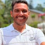 LIVRE, LEVE E SOLTO! Prefeito afastado de Piçarras, Tiago Baltt, recebe “regalo do STJ” e ganha as ruas após 42 dias de xilindró