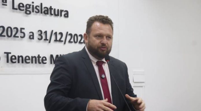 Diego Matiello assume a Presidência da Câmara de Penha após sucessão prevista no Regimento Interno