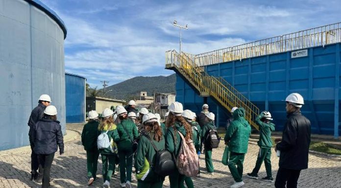 Conasa Águas de Itapema recebe estudantes de Porto Belo para visita técnica à Estação de Tratamento de Água