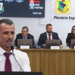 JUDAS? Voto decisivo do vereador Serginho em candidata apoiada pelo governo enfraquece oposição