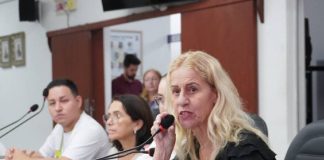 PRÓXIMA VÍTIMA? Educação de Penha pode ter nova mudança e saída de Cida Emmerich ganha força nos corredores da Prefeitura
