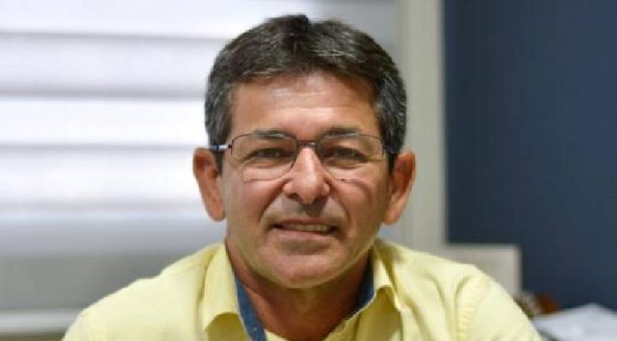 Dinheiro e celular são apreendidos na casa do prefeito de Porto Belo durante operação do GAECO