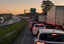 TRAGÉDIA NA BR-101: Atropelamento com morte provoca bloqueio e longa fila no sentido Norte
