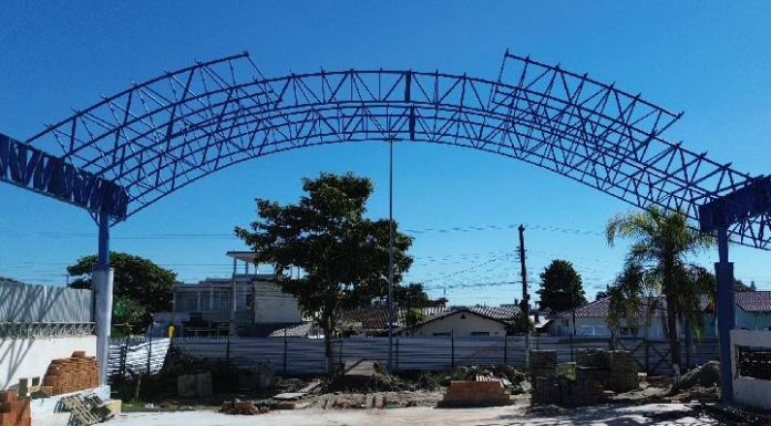 Reforma do Ginásio Figueirão avança e atinge quase 25% de execução em Balneário Piçarras