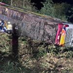 Tragédia na SC-492: acidente com ônibus deixa 3 mortos e dezenas de feridos no Oeste de SC