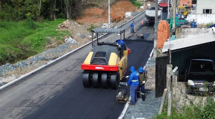 Balneário Piçarras avança com obras de pavimentação em diferentes regiões da cidade