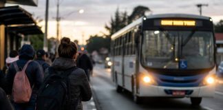 Fim da Rainha muda rotina de trabalhadores: novos horários de ônibus geram indignação em Penha e Piçarras
