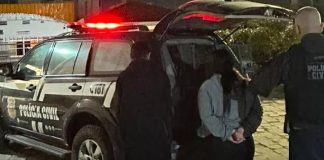 Encontro em motel termina em terror: casal é preso em Penha acusado de sequestrar, torturar e extorquir idoso