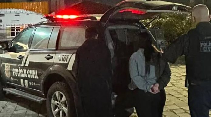 Encontro em motel termina em terror: casal é preso em Penha acusado de sequestrar, torturar e extorquir idoso