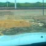 Buraco aberto pela Prefeitura há seis meses preocupa motoristas e moradores em Balneário Piçarras