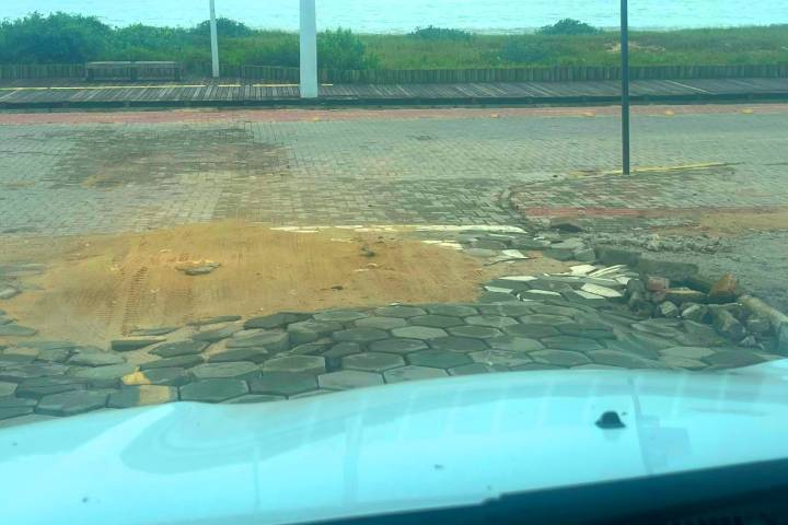Buraco aberto pela Prefeitura há seis meses preocupa motoristas e moradores em Balneário Piçarras