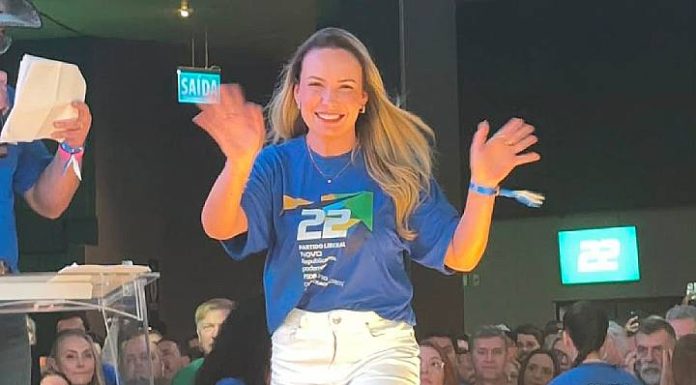 Carol Matos tem candidatura à Alesc oficializada pelo NOVO durante convenção estadual