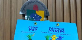 Câmara de Piçarras lança cartilha que fortalece formação de jovens líderes por meio do Programa Câmara Mirim