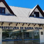 Licitação de sonorização na mira do MP: Justiça bloqueia bens de ex-prefeito Valter e outros envolvidos em Barra Velha