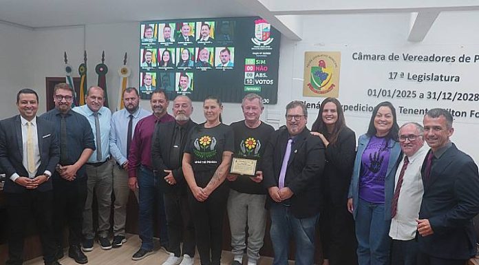 Câmara de Penha homenageia presidente da APAE e cria comissão para discutir segurança pública