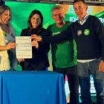 Consoli firma compromisso com eleitor em prestigiado Encontro do Republicanos em Presidente Getúlio