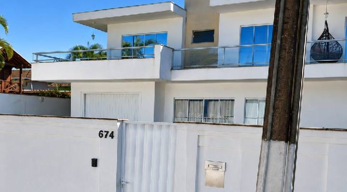 Prefeitura de Piçarras compra por R$ 1,62 milhão imóvel de tio de ex-primeira-dama com recursos públicos